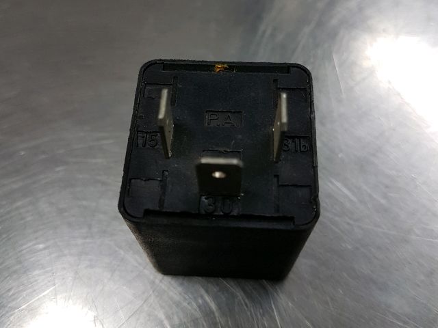 bontott OPEL ASTRA G Relé