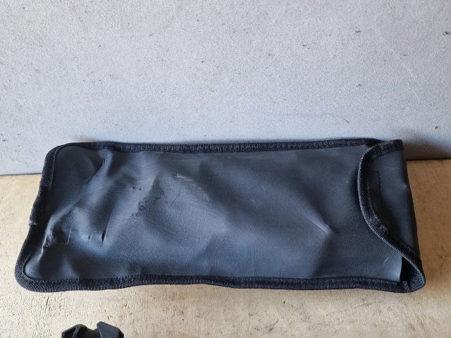 bontott OPEL ASTRA G Szerszámkészlet