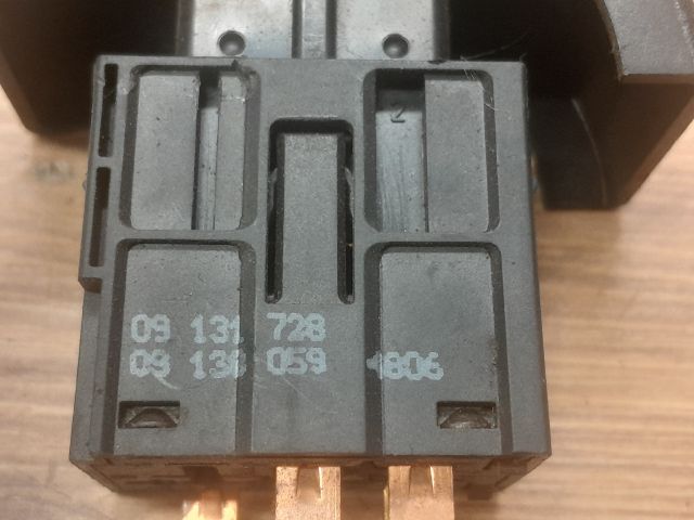 bontott OPEL ASTRA G Vészvillogó Kapcsoló