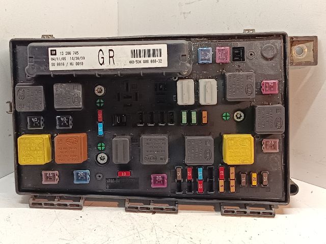 bontott OPEL ASTRA H Biztosítéktábla Motortér