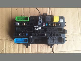 bontott OPEL ASTRA H Biztosítéktábla Motortér