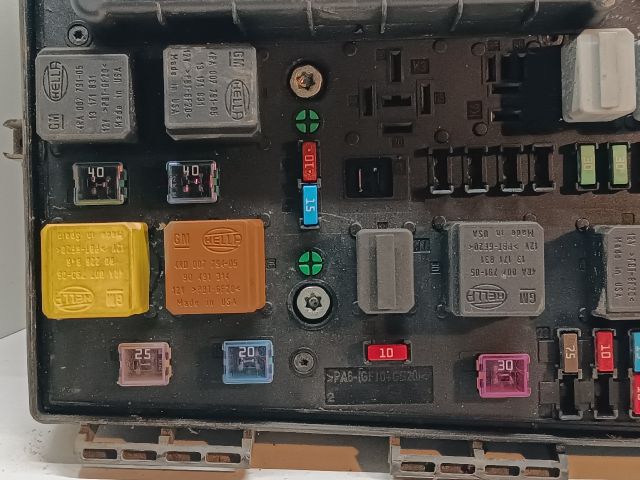 bontott OPEL ASTRA H Biztosítéktábla Motortér