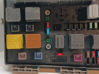 bontott OPEL ASTRA H Biztosítéktábla Motortér