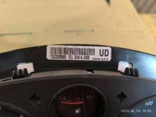 bontott OPEL ASTRA H Kilométeróra