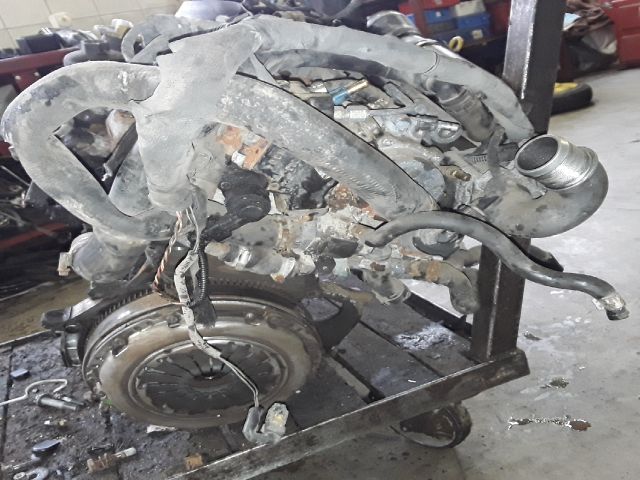 bontott OPEL ASTRA H Motor (Fűzött blokk hengerfejjel)