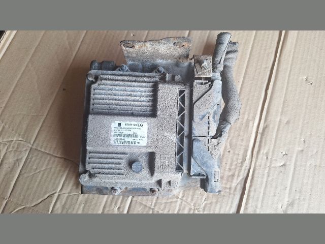bontott OPEL ASTRA H Motorvezérlő