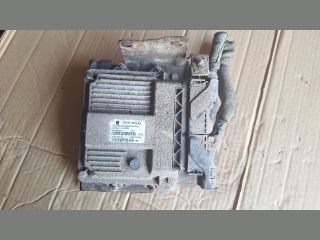 bontott OPEL ASTRA H Motorvezérlő
