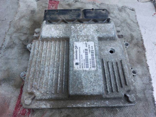 bontott OPEL ASTRA H Motorvezérlő