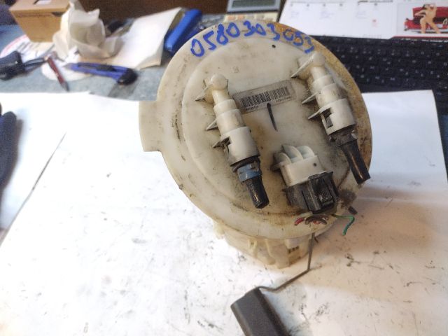 bontott OPEL ASTRA H Üzemanyag Szivattyú