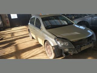 bontott OPEL ASTRA H Biztosítéktábla Motortér