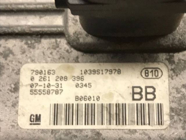 bontott OPEL ASTRA H Biztosítéktábla Motortér