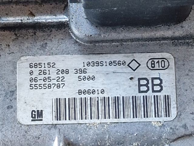 bontott OPEL ASTRA H Biztosítéktábla Motortér