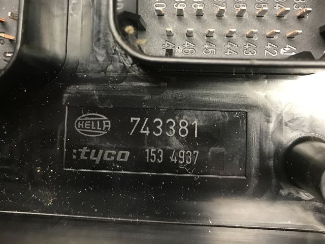 bontott OPEL ASTRA H Biztosítéktábla Motortér