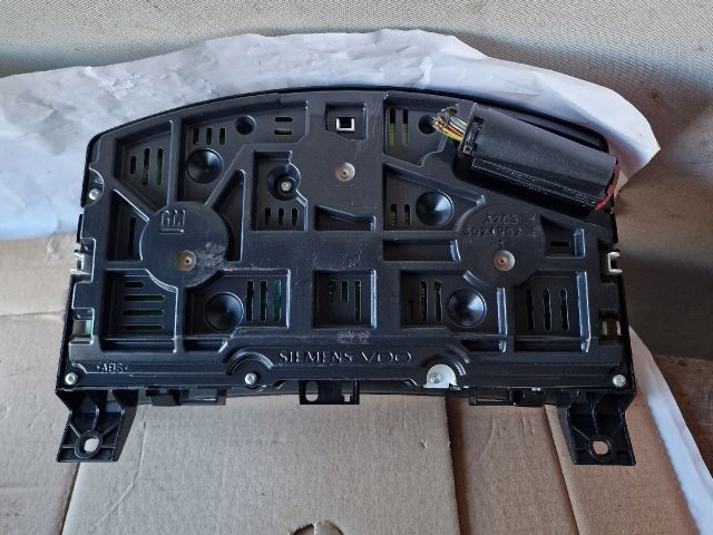 bontott OPEL ASTRA H Biztosítéktábla Motortér