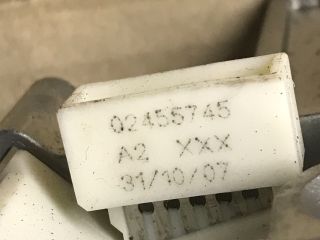 bontott OPEL ASTRA H Biztosítéktábla Motortér