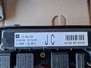 bontott OPEL ASTRA H Biztosítéktábla Motortér