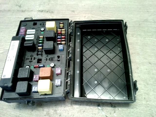 bontott OPEL ASTRA H Biztosítéktábla Motortér