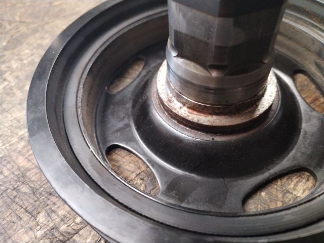 bontott OPEL ASTRA H Főtengely Szíjtárcsa