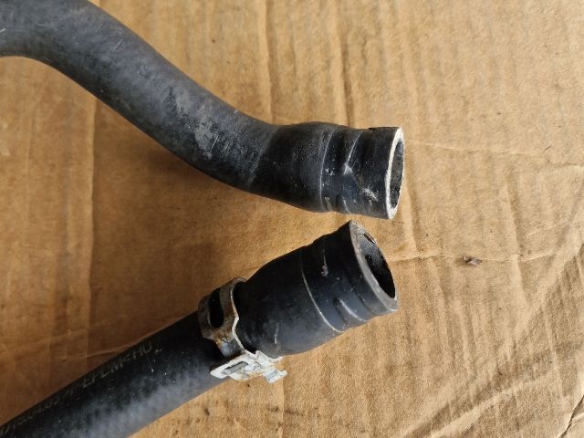 bontott OPEL ASTRA H Fűtőradiátor Vízcső Alsó