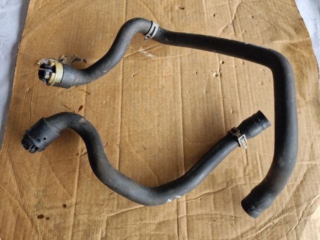 bontott OPEL ASTRA H Fűtőradiátor Vízcső Felső