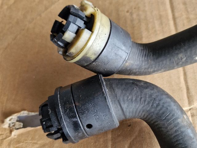 bontott OPEL ASTRA H Fűtőradiátor Vízcső Felső