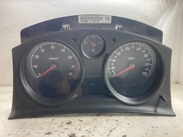 bontott OPEL ASTRA H Kilométeróra