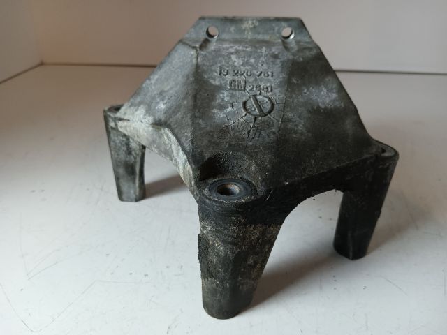 bontott OPEL ASTRA H Motor Tartó Bak Jobb