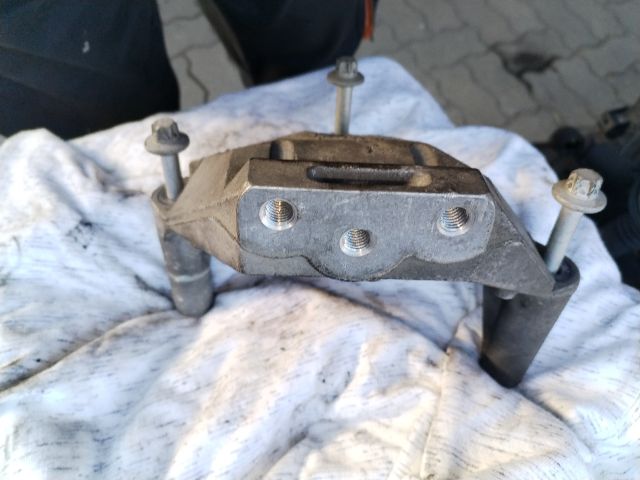 bontott OPEL ASTRA H Motor Tartó Bak Jobb