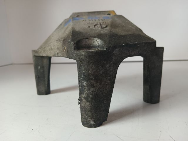 bontott OPEL ASTRA H Motor Tartó Bak Jobb