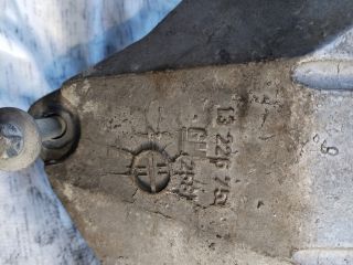 bontott OPEL ASTRA H Motor Tartó Bak Jobb