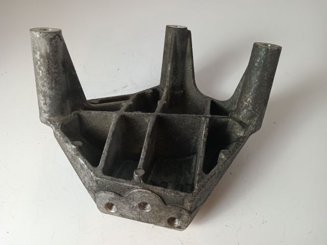 bontott OPEL ASTRA H Motor Tartó Bak Jobb