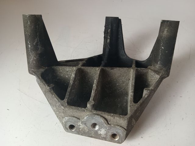 bontott OPEL ASTRA H Motor Tartó Bak Jobb