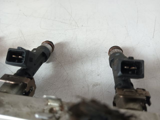 bontott OPEL ASTRA H Porlasztó Sor / Híd