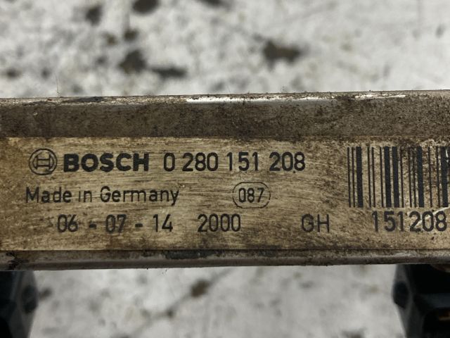 bontott OPEL ASTRA H Porlasztó Sor / Híd