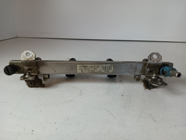 bontott OPEL ASTRA H Porlasztó Sor / Híd