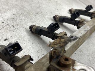 bontott OPEL ASTRA H Porlasztó Sor / Híd