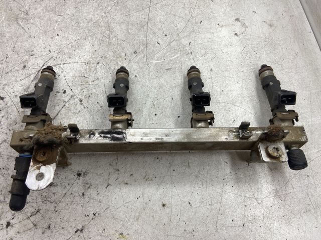 bontott OPEL ASTRA H Porlasztó Sor / Híd