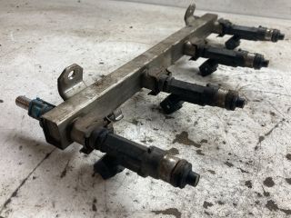 bontott OPEL ASTRA H Porlasztó Sor / Híd