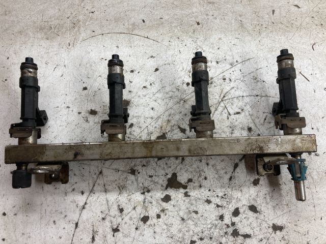 bontott OPEL ASTRA H Porlasztó Sor / Híd