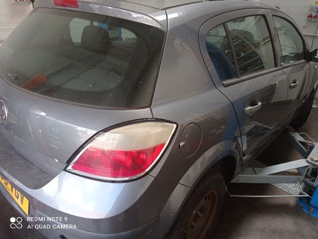 bontott OPEL ASTRA H Tank