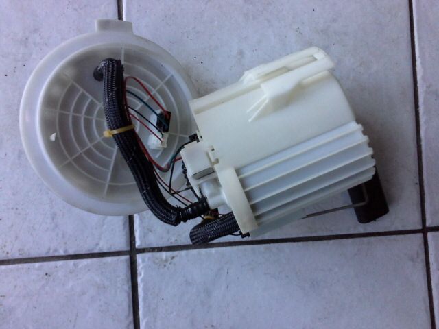 bontott OPEL ASTRA H Üzemanyag Szivattyú