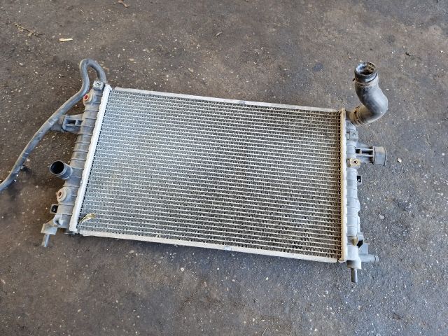 bontott OPEL ASTRA H Vízhűtő Radiátor (Klímás)