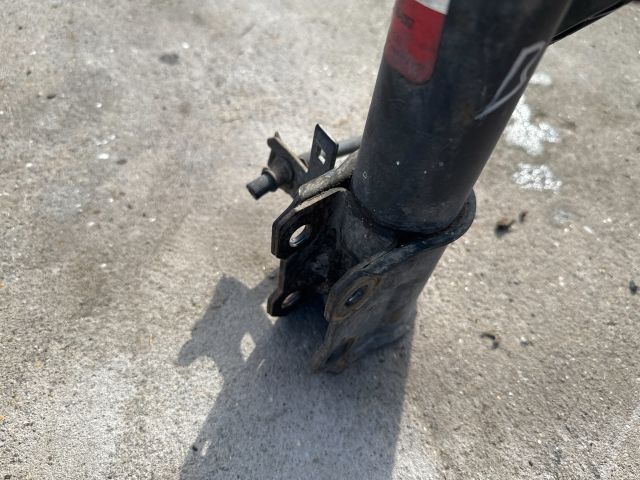 bontott OPEL ASTRA H Bal első Gólyaláb (Lengécsillapító, Rugó)