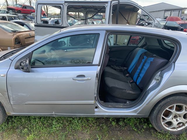 bontott OPEL ASTRA H Bal első Lengőkar