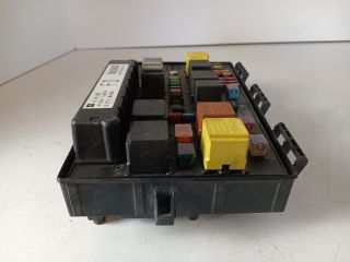 bontott OPEL ASTRA H Biztosítéktábla Motortér