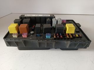 bontott OPEL ASTRA H Biztosítéktábla Motortér