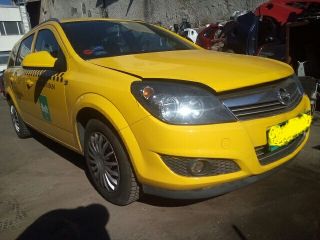 bontott OPEL ASTRA H Biztosítéktábla Motortér