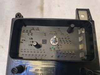 bontott OPEL ASTRA H Biztosítéktábla Motortér