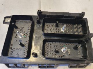 bontott OPEL ASTRA H Biztosítéktábla Motortér