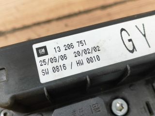 bontott OPEL ASTRA H Biztosítéktábla Motortér